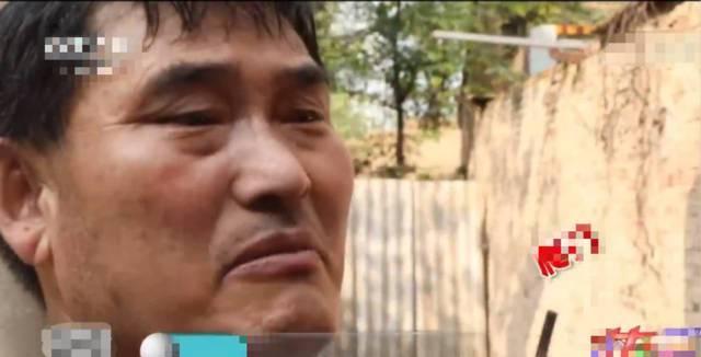 踹大衣哥门被拘留，家人竟指责大衣哥冷血不近