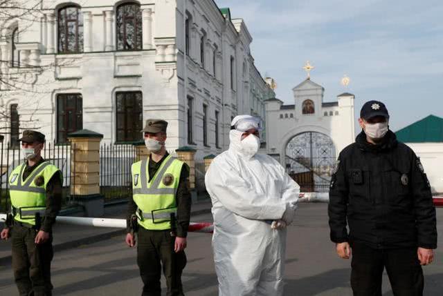 東歐最大的修道院暴發疫情，烏克蘭警方封鎖整個城鎮 國際 第2張