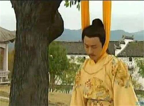 原创崇祯帝自缢煤山后,被人发现时,袍服上所书写的话,令世人感动