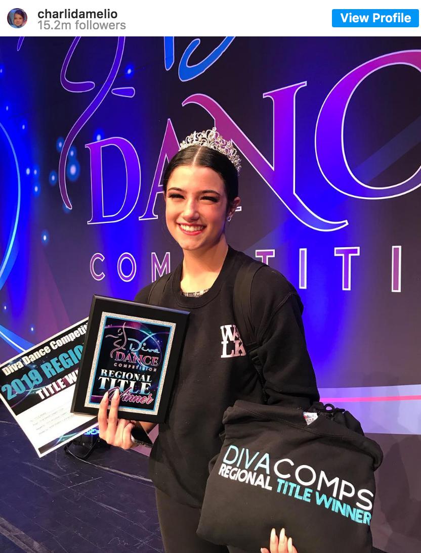 tik tok舞蹈分解视频 4ddfd40bf77146e5bbd06cbfdf0fed12.jpeg