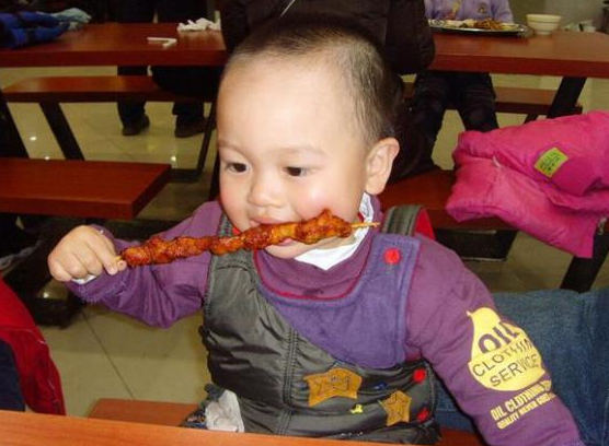 小孩子吃什么会利于长个子 52f7b21459c34756895a932be437d768.png