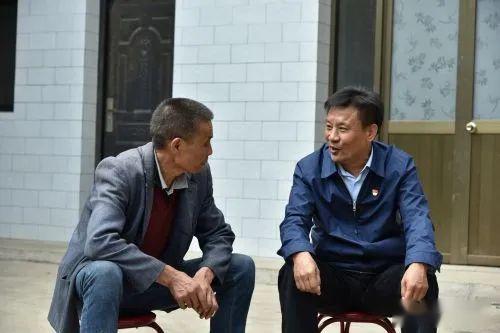 怎样当上县委书记 5757e0311af8437cb8b0f6c9883f4a85.jpeg