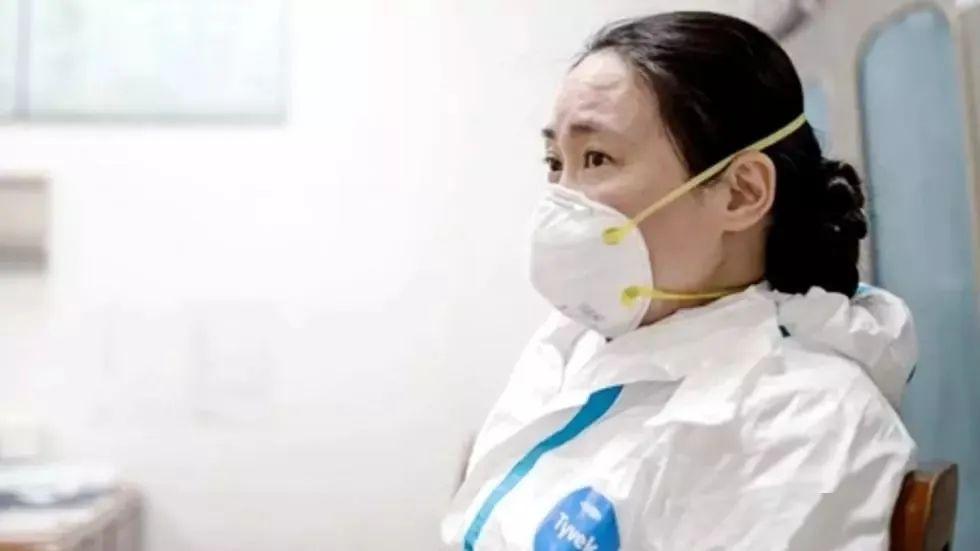 吹哨人口罩_戴口罩的人简笔画
