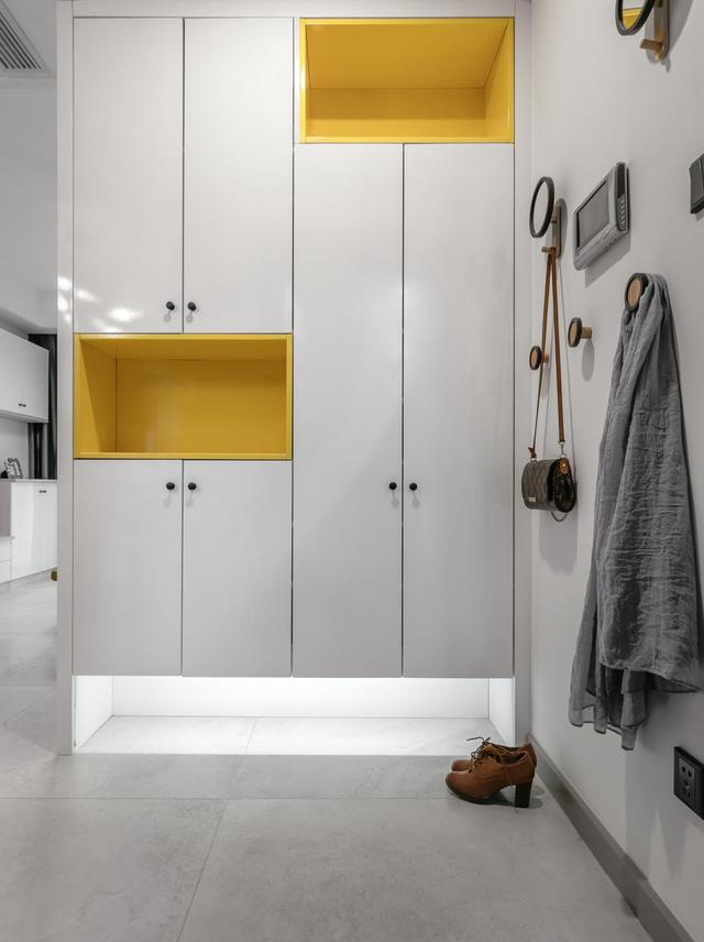 进门鞋柜设计图片大全简单 80021492b80345a19641f2d1bf9a3e50.jpeg