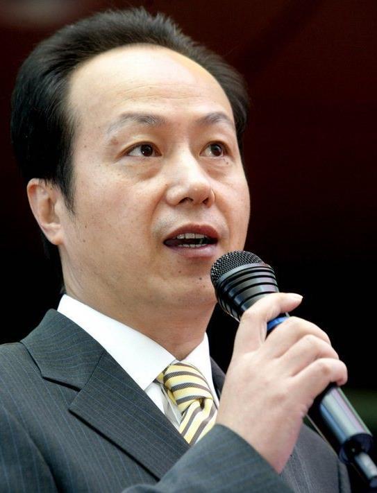 孩子■邱媛媛为孩子放弃治疗，只有她战胜病魔患癌症的7位央视主持人