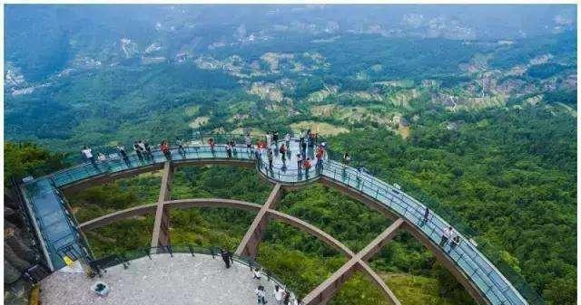 原创四川最刺激的旅游景点,比蹦极,玻璃栈道还令人心跳加速