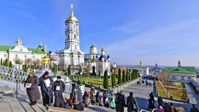 東歐最大的修道院暴發疫情，烏克蘭警方封鎖整個城鎮 國際 第4張