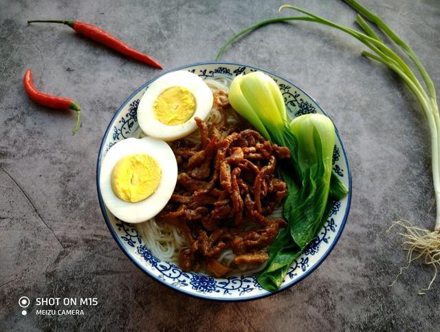 肉丝炒什么配菜做面条好吃 ab7864257be14cae903943add8d61376.jpeg