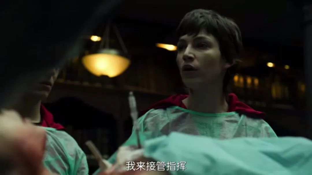 除了人物的成长,《纸钞屋》的人物都是极具魅力的.