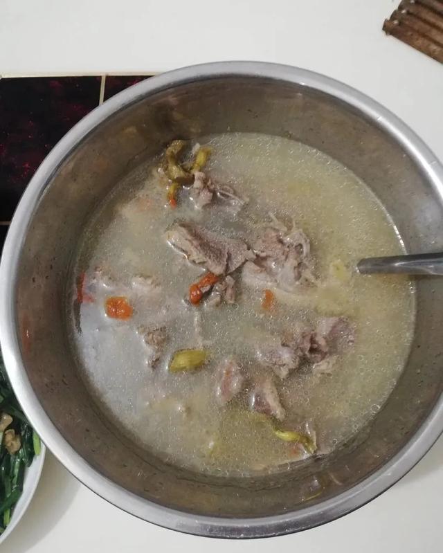 ceef81663bd64842ac8d62bf806e730f.jpeg