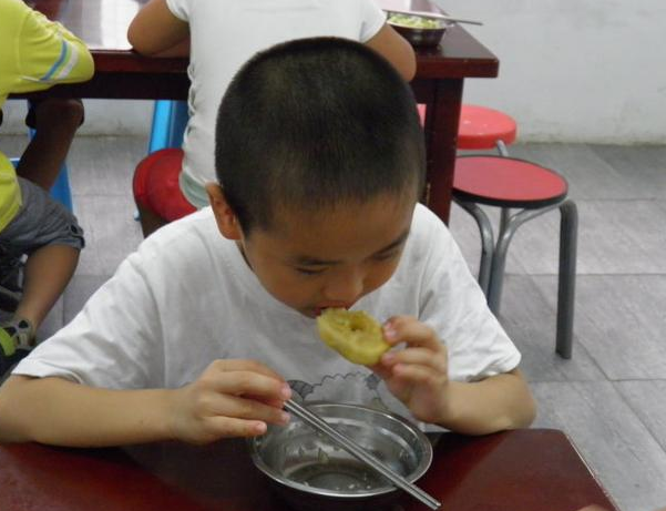 [大意]可别大意！孩子积食4个表现你还不知？很多因此影响了发育