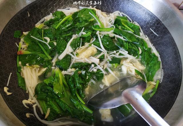 菠菜跟什么搭菜馍怎么做_菠菜菜馍图片(2)