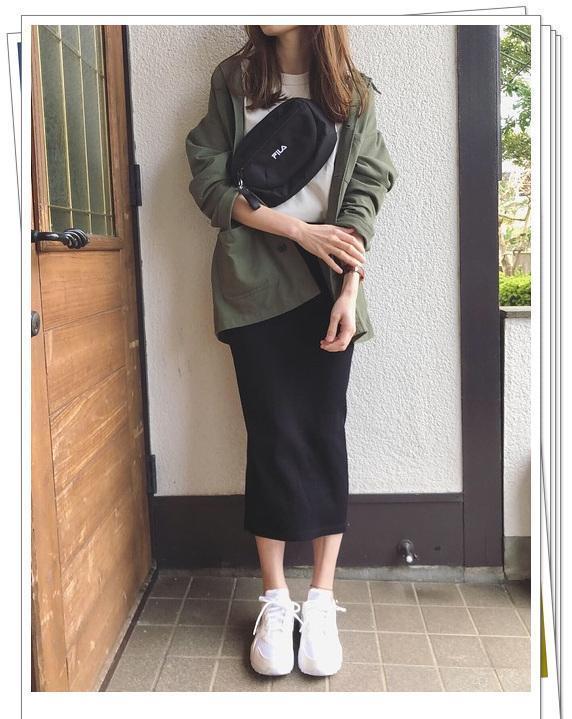 优衣库穿搭秋款搭配 ead4504388c4466f99e7b7f1a0378851.jpeg