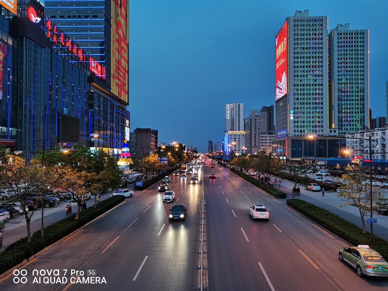 主摄夜景拍摄微距拍摄续航方面,华为nova7 pro搭载了4000mah电池,配合