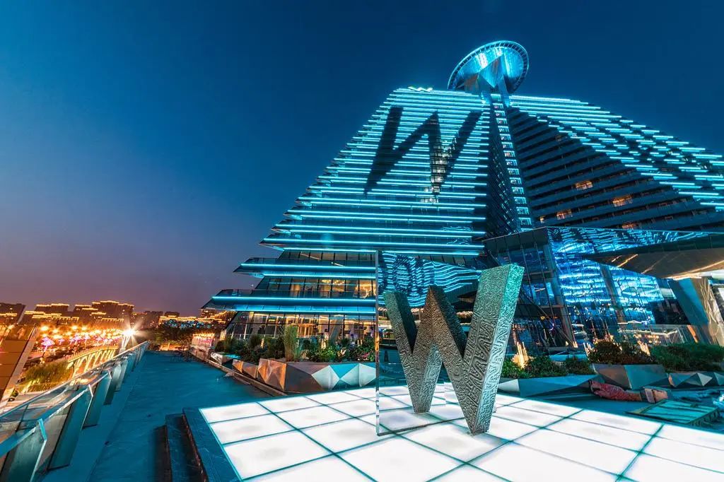 一年睡200间精品酒店的达人告诉你带娃住宿这样选！