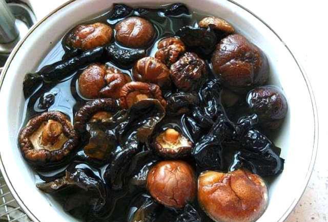 香菇为什么不能泡太久 00458293d8f143678bbd974400cdec06.jpeg