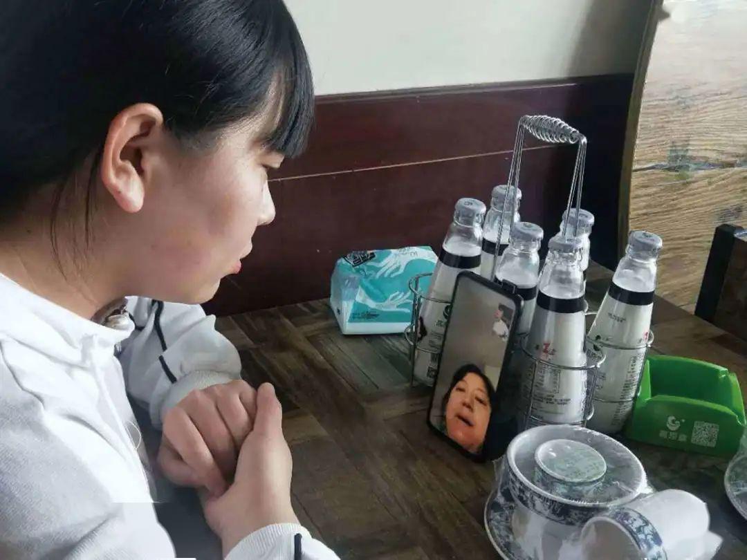 南区浪花里小区,玻璃圪旦,湖西等小区对读初一的薛龙,上小学的贾志飞