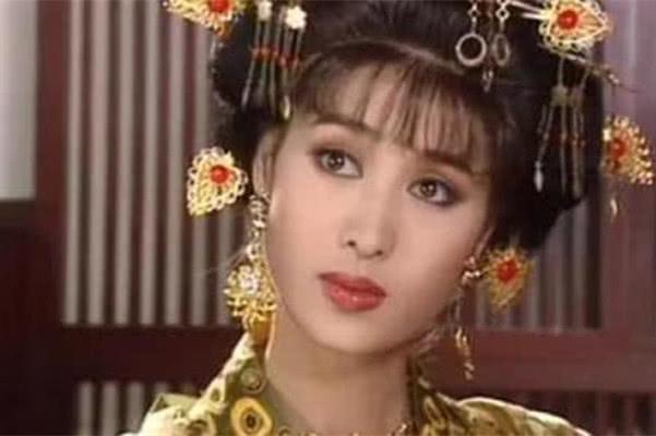 22年前凭借"扈三娘"一角成名,如今54岁的郑爽容颜未改