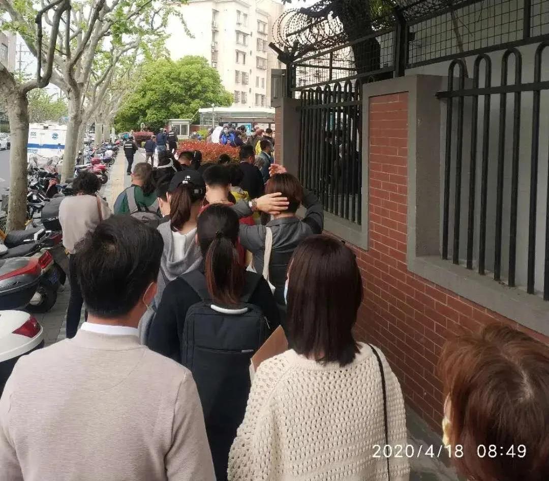 上海排队离婚为买房?真相来了