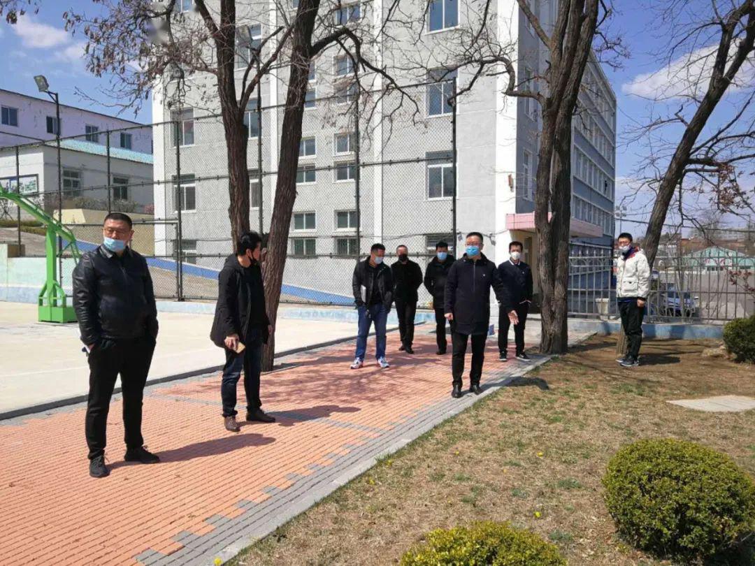 丹东市技师学院召开防疫工作督导会