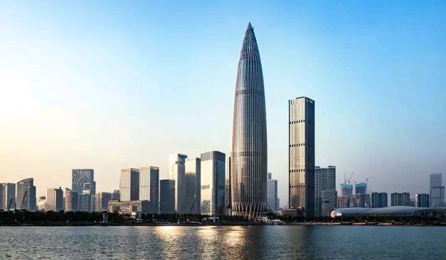 深圳经济总量亚洲前5说明什么_深圳华强北经济大厦(2)