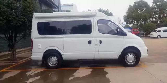 程力大通v80短轴中顶自动挡b型房车