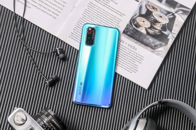 原创茫茫机海如何挑选心仪手机看完红米k30pro评测我选iqooneo3