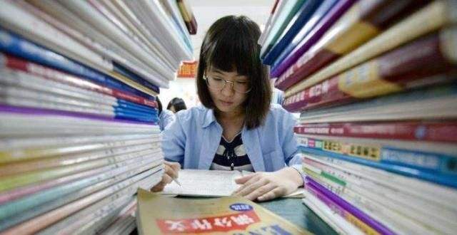 #数学#吴国：有人问：数列是不是高考数学必考题？答案显而易见