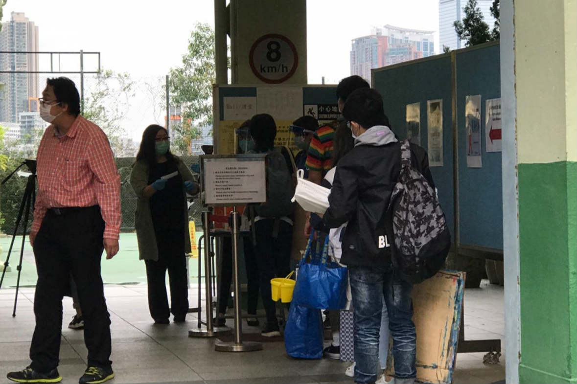 香港“高考”今日开考，有考生到场后因发烧未能应考