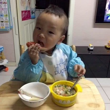『孩子』发育已停滞！儿科医生：这种早饭怎么还给娃吃6岁男孩脾胃虚弱