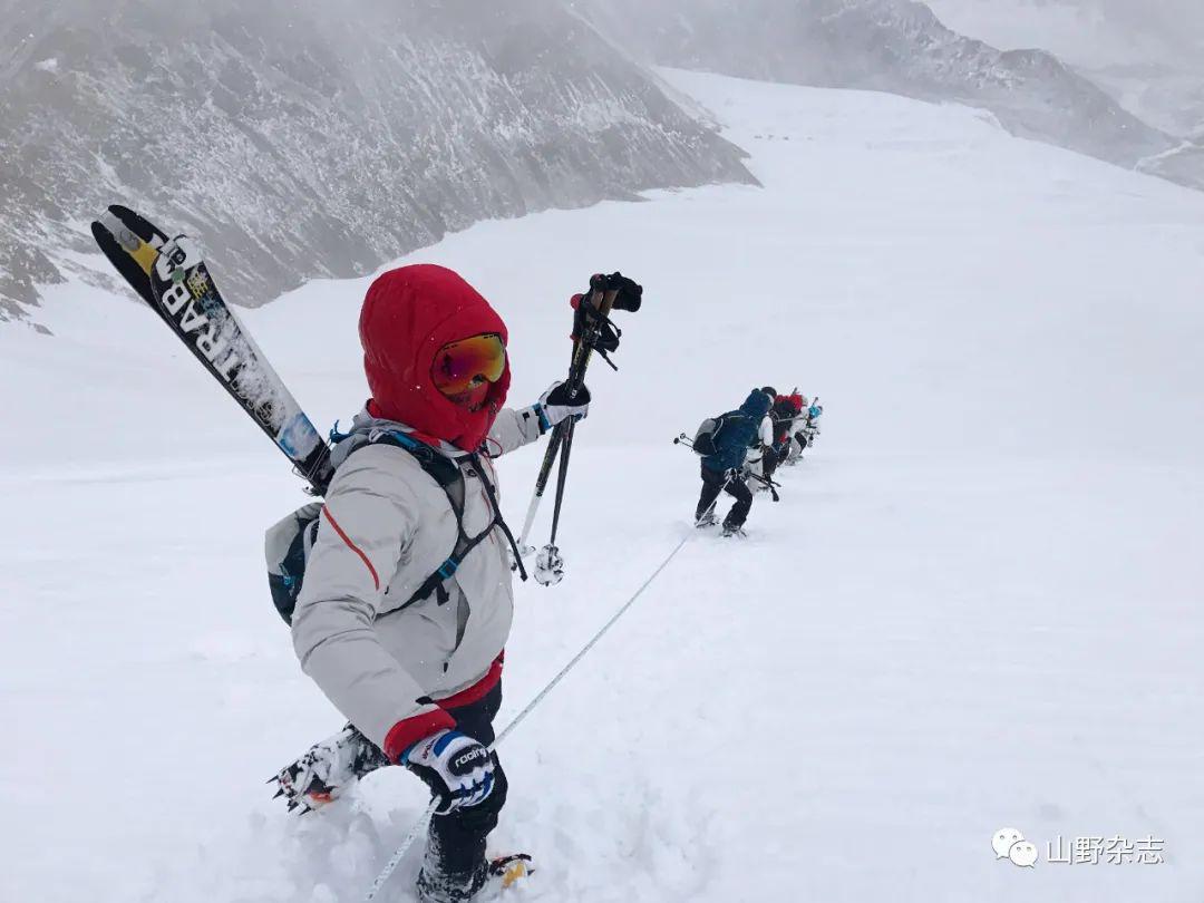 新刊选读索朗曲珍通过滑雪登山走向世界