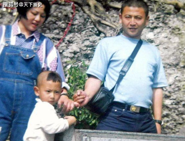 原创王伟南海撞机去世后,家人现今过得怎么样了?妻子的待遇令人欣慰