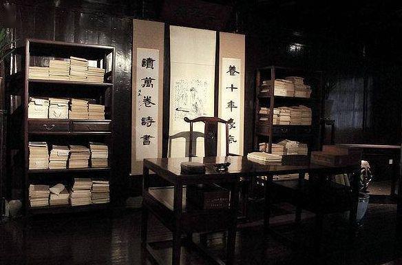 著名作家巴金的书房梁启超书房"饮冰室""丈夫拥书万卷,何假南面百城"