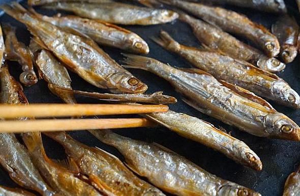 小鱼怎么吃有营养 e4b892a5916f4d28a6306dc3cba760a2.jpeg