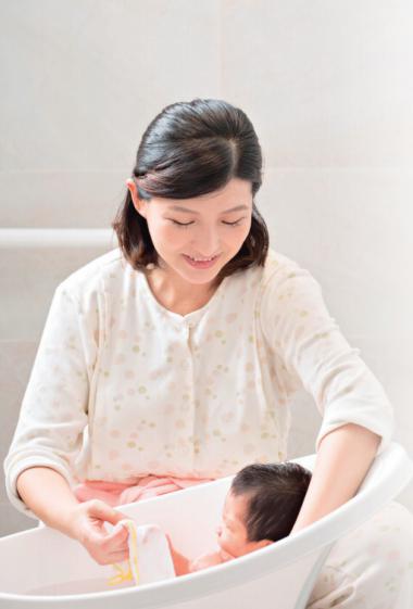 『宝宝』妈妈们准备好了吗丨好孕小百科新生儿宝宝洗澡必备重点