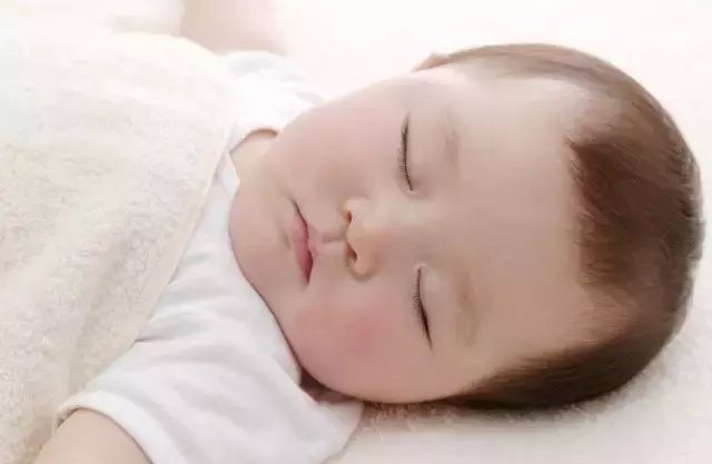 『闹觉』帮孩子一觉安稳睡到天亮！4个手法