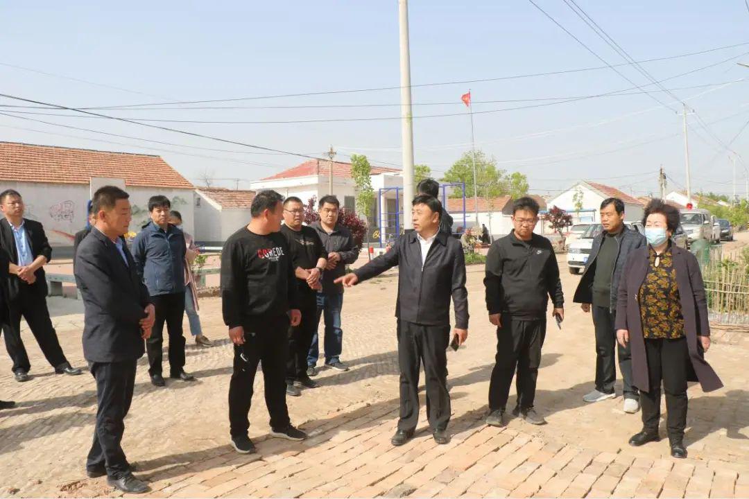 党委书记张兆银,党委副书记,镇长王京波,党委副