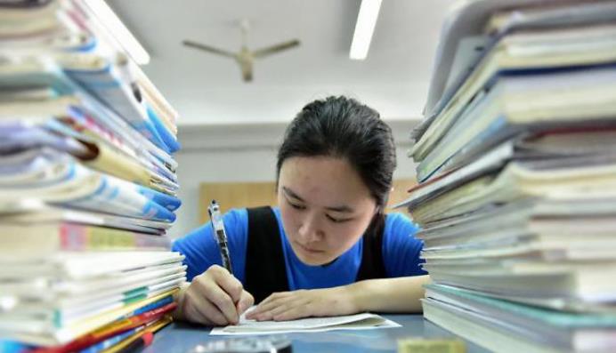 如何让自己变得自信不焦虑 328092ec3a724b46a82ceb1a0c1c0d9f.jpeg