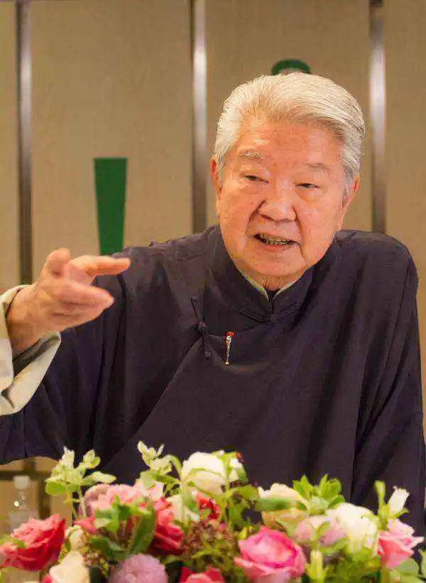 周扬青再回应!Hebe也卷入…“猪”队友们是要逼