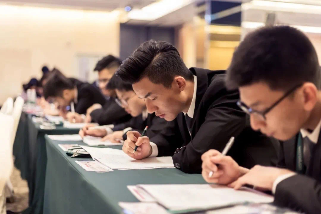 你不知道房产经纪行业:薪资低没尊严干一票就走