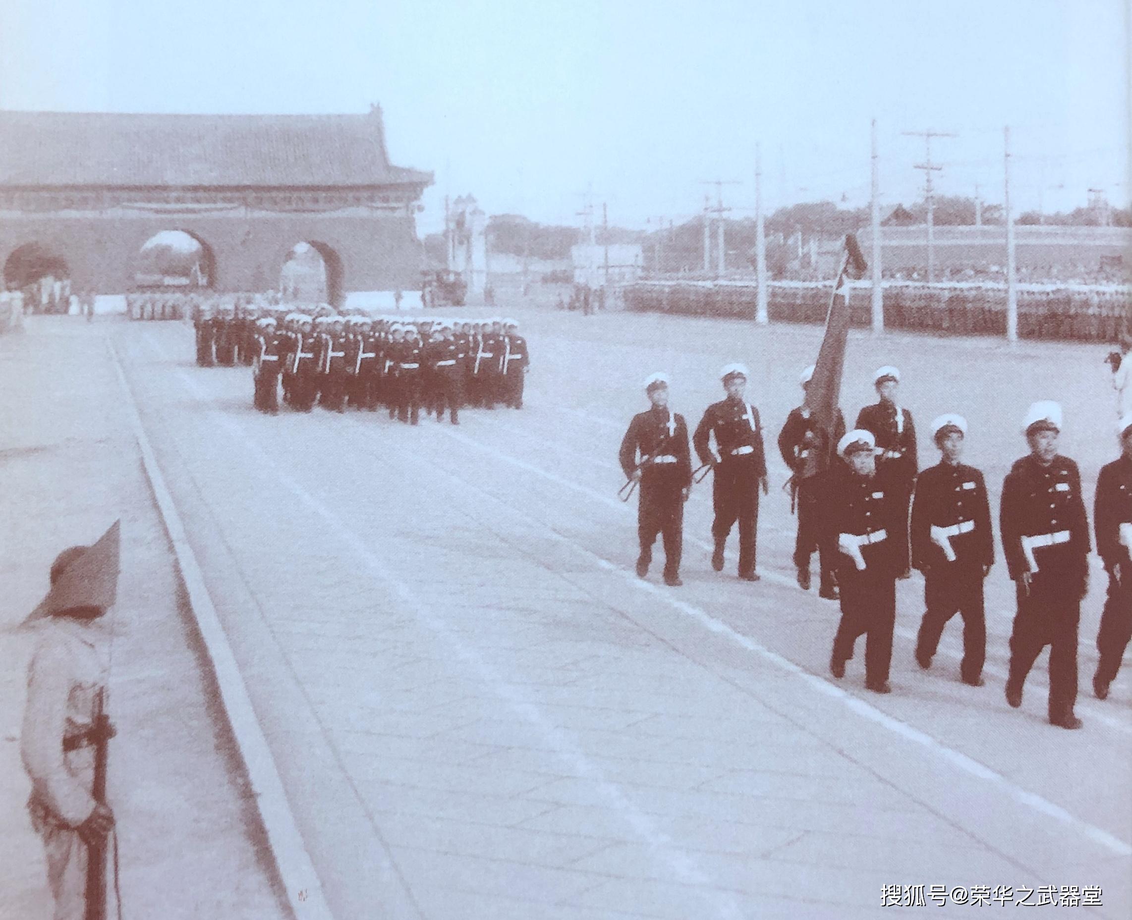 1949年国庆阅兵的一些场景