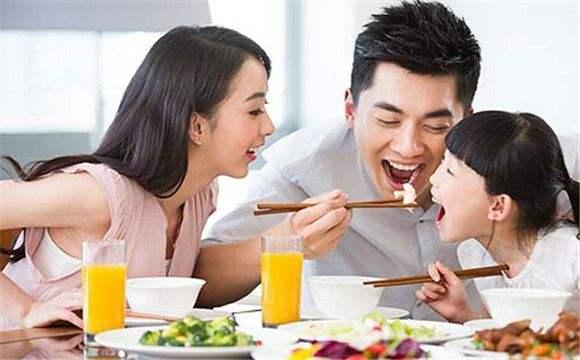『孩子』每样都挺伤孩子健康，你家娃吃过几样？2020年“毒零食”盘点