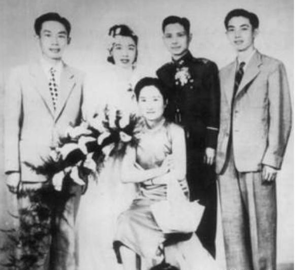 徐志摩和陆小曼电视剧 7bee909162354204b3554ad4aac9f790.jpeg