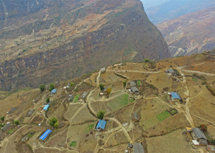 云端上的大凉山悬崖村