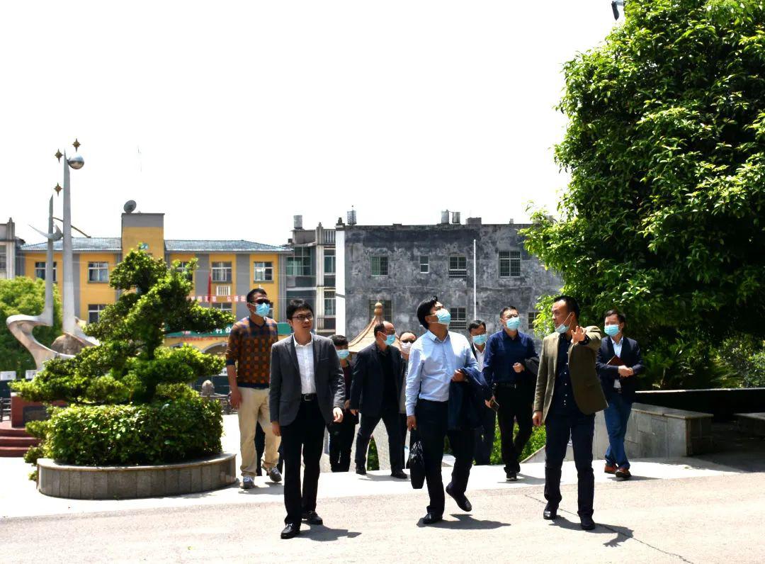 宁乡市教育局局长欧正坤一行调研宁乡九中