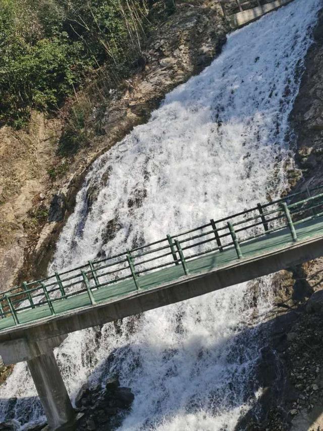 水的 梦幻洞中漂流:青天之上,云04之上—大山中的游乐场之青云峡!