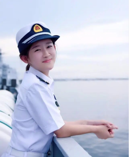 原创中国海军女兵有多漂亮?个个貌美如仙,随便一张都不输女明星!