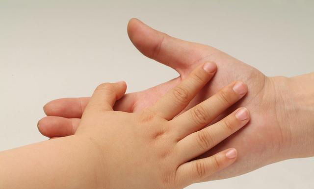 孩子几个月能看出来手上脉搏 b099622d2c594da3a045f3cb577a37cb.jpeg