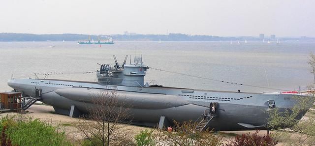 二战中的德国为何没有航母,不仅仅是技术的原因,还有其他方面