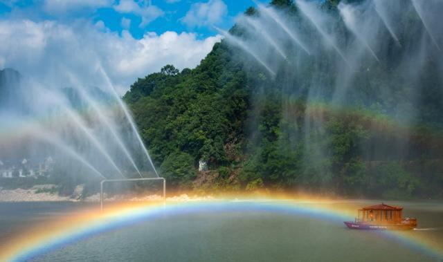 水的 梦幻洞中漂流:青天之上,云04之上—大山中的游乐场之青云峡!